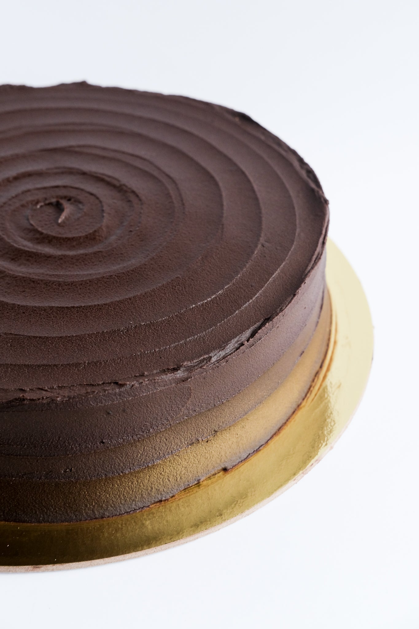 CLASSIC CHOCOLATE CAKE (MEDIUM SIZE)