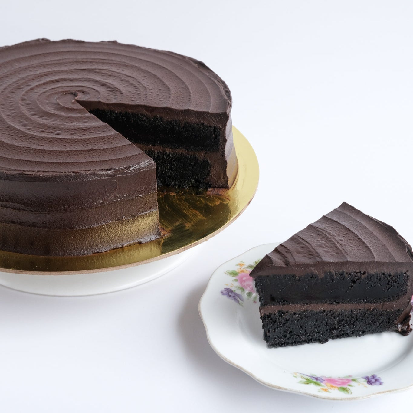 CLASSIC CHOCOLATE CAKE (MEDIUM SIZE)