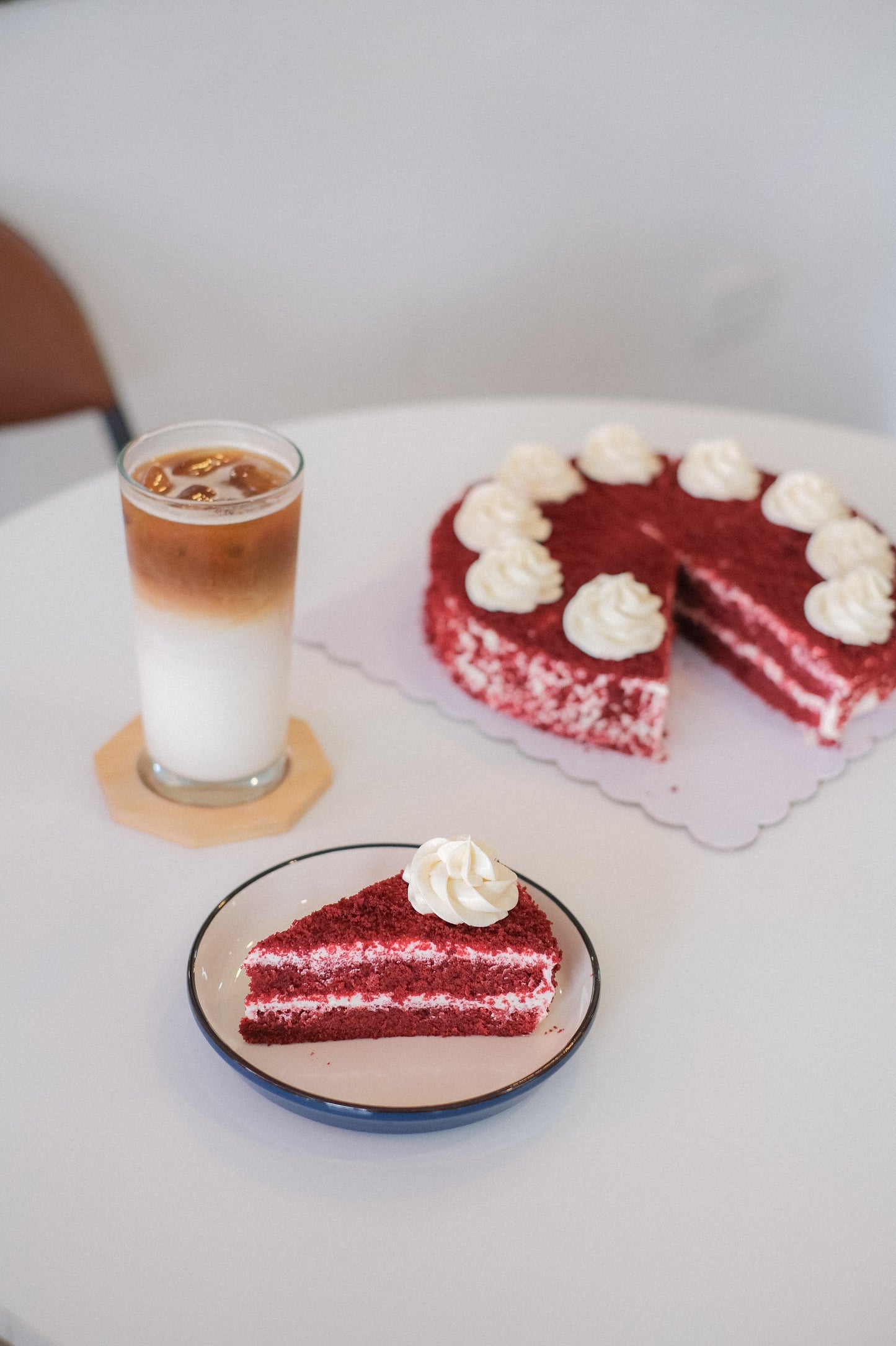 RED VELVET CAKE (LARGE SIZE)